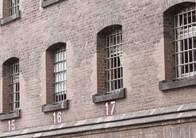 Los mini-móviles, en el punto de mira en Reino Unido: se cuelan con  facilidad en sus cárceles